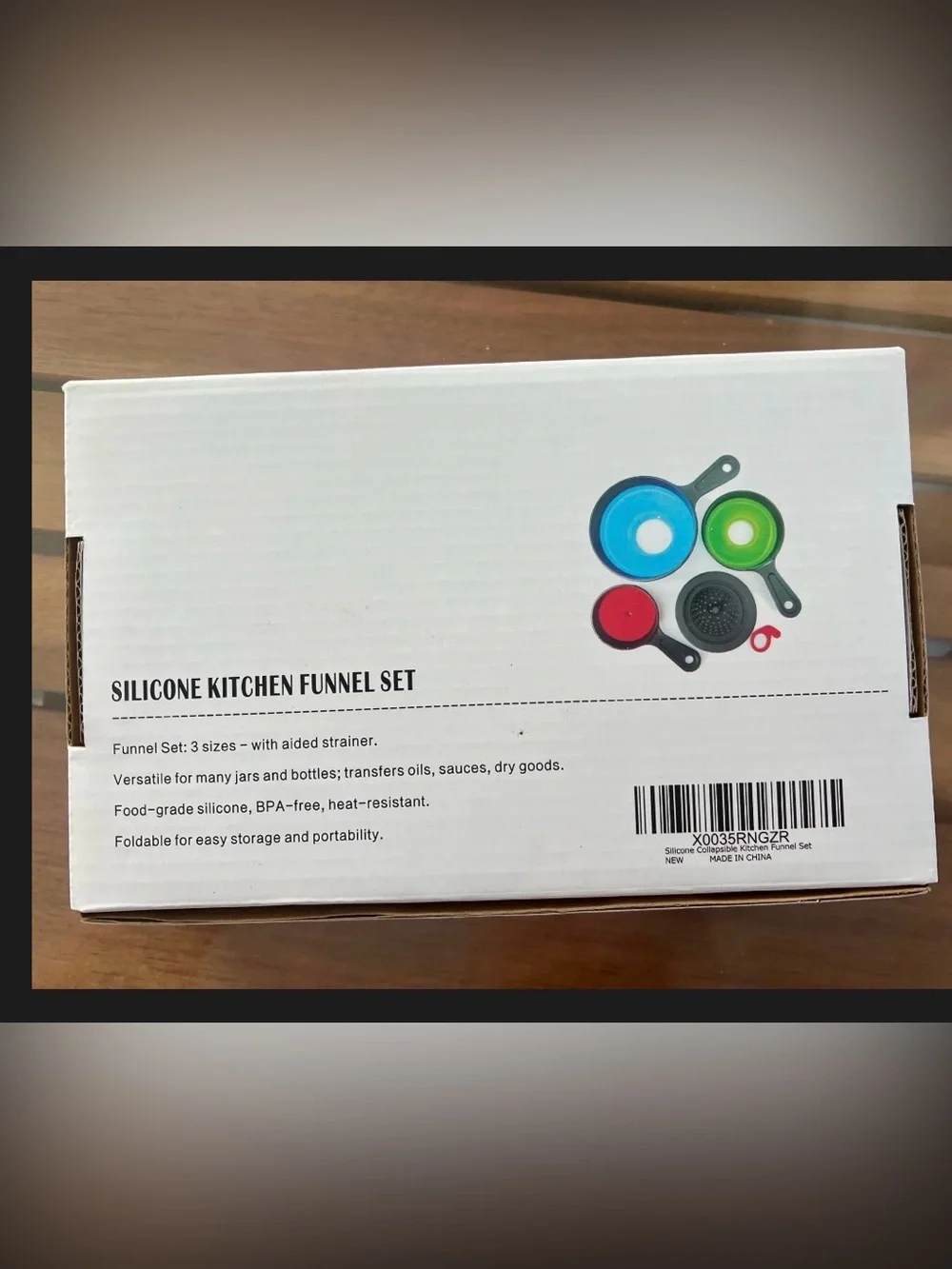 NIB!! Set of 3 Silicone Kitchen Funnels